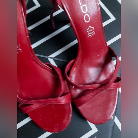 Aldo Size 5 Red Shoes - Picture 2 of 2